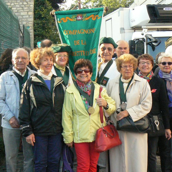 Vendanges de Montmartre 2015 P1110825-ok.jpg