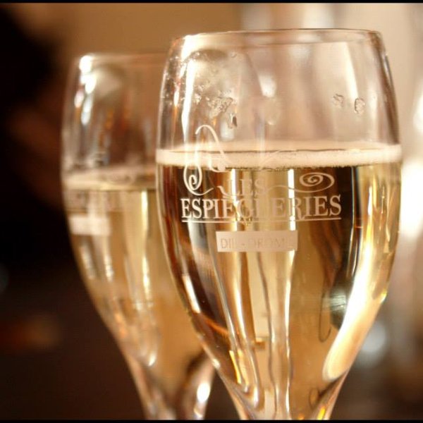 Festive Clairette ... Les Espiègleries 2014 10366311_10203816359991129_2254616915910175144_n.jpg